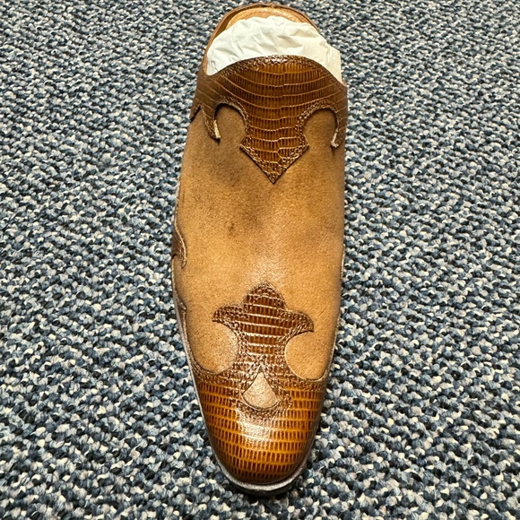 Shoes - Picture 4 of 8